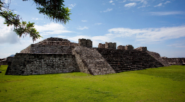 This photo collage shows ancient pyramids including Aztec and Xochicalco ruins.